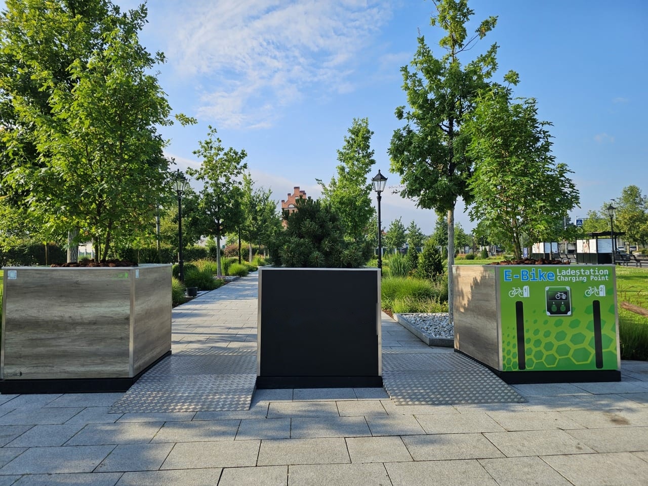 Berlin-Cube-Modul mit Werbefläche bei der Vorführung in Wustermark, Brandenburg